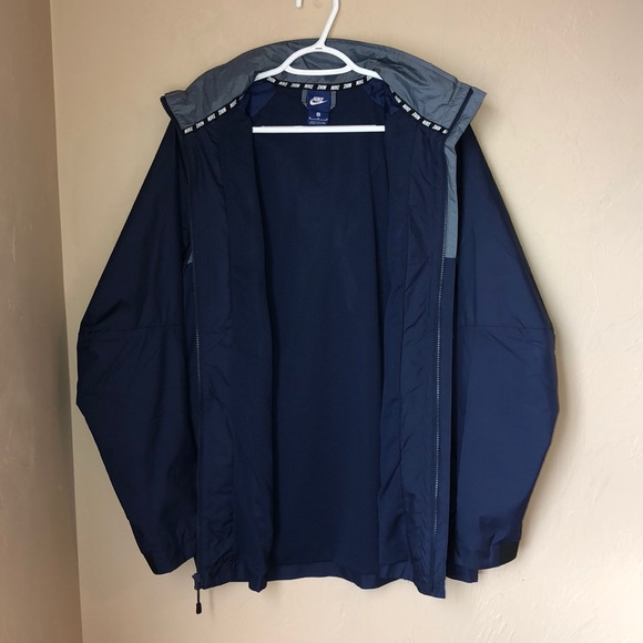 Nike windbreaker - Picture 2 of 4